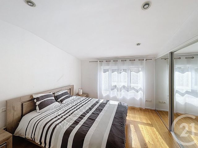 Appartement Triplex à vendre - 5 pièces - 77.0 m2 - BEAUGENCY - 45 - CENTRE - Century 21 L'Ecu D'Or