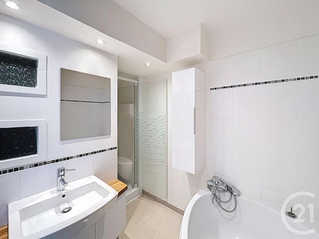 Appartement Triplex à vendre - 5 pièces - 77.0 m2 - BEAUGENCY - 45 - CENTRE - Century 21 L'Ecu D'Or