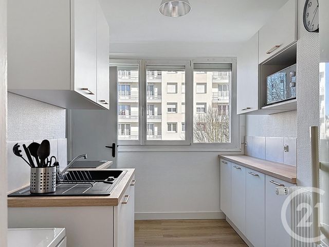 Appartement Chambre à louer - 1 pièce - 10.0 m2 - ORLEANS - 45 - CENTRE - Century 21 L'Ecu D'Or