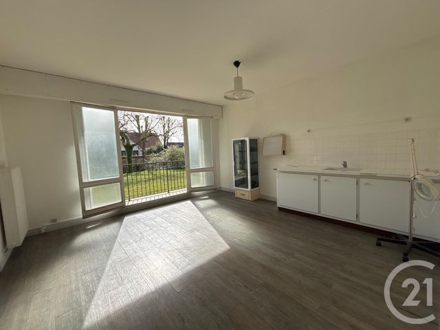 Appartement Local à louer OLIVET