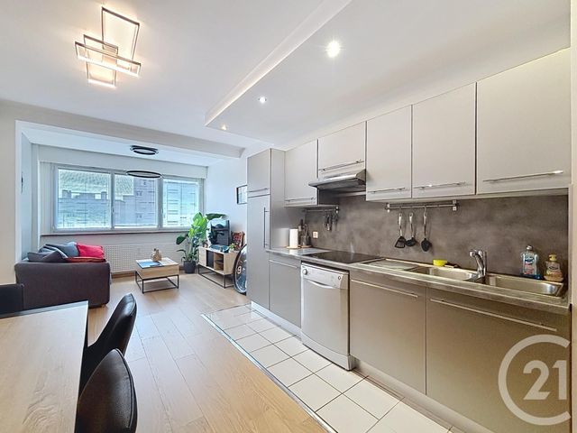 Appartement à louer - 3 pièces - 56.5 m2 - 45 - CENTRE - Century 21 L'Ecu D'Or