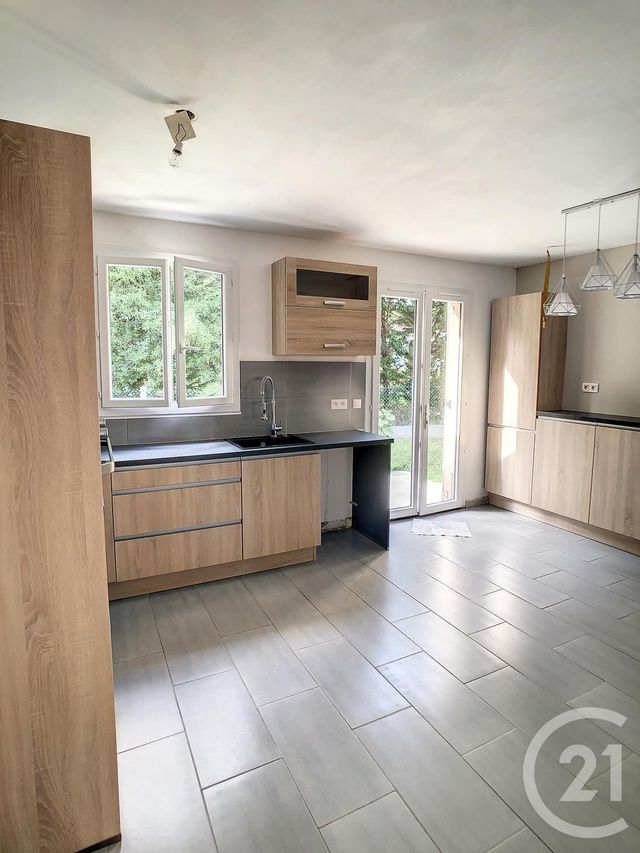 maison à louer - 4 pièces - 84.0 m2 - MENESTREAU EN VILLETTE - 45 - CENTRE - Century 21 L'Ecu D'Or