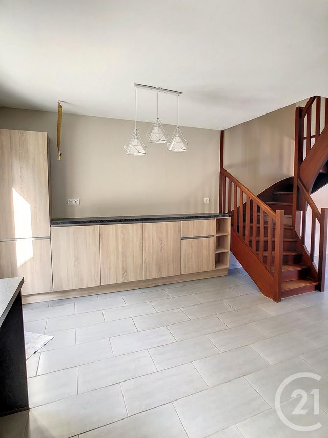 maison à louer - 4 pièces - 84.0 m2 - MENESTREAU EN VILLETTE - 45 - CENTRE - Century 21 L'Ecu D'Or